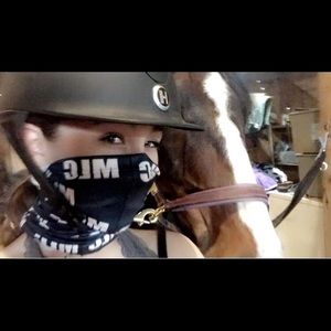 Meet your Posher, Taylee